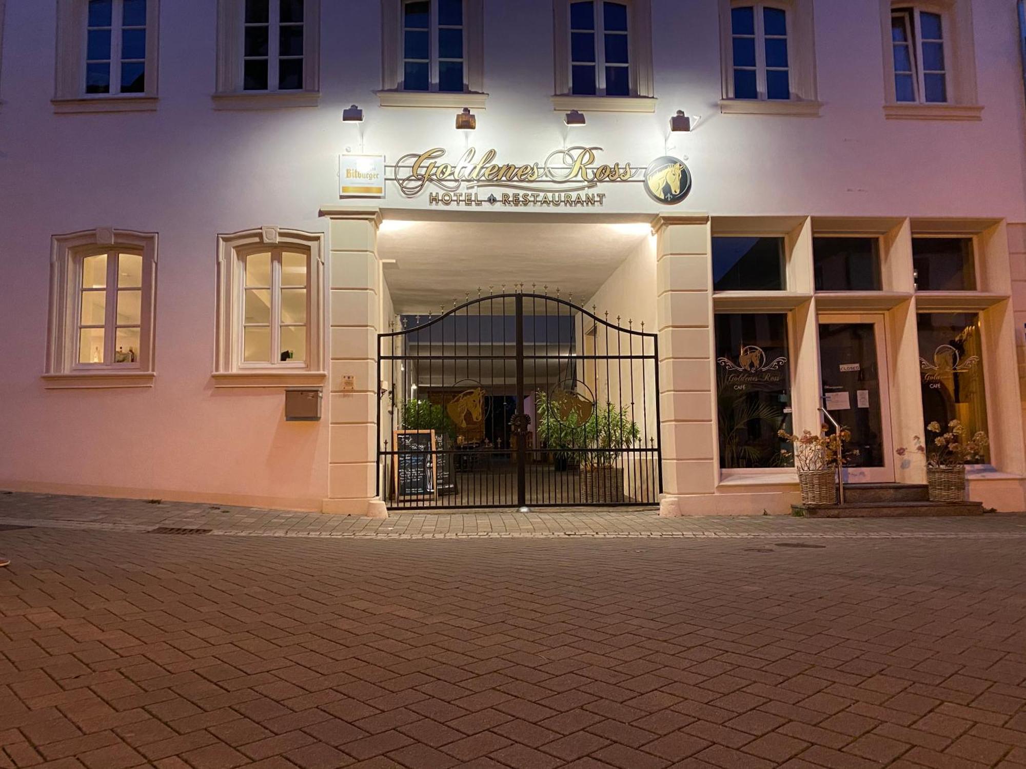 Hotel Restaurant Goldenes Ross Gollheim Exterior photo