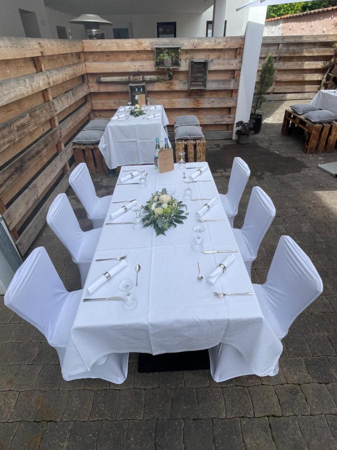 Hotel Restaurant Goldenes Ross Gollheim Exterior photo