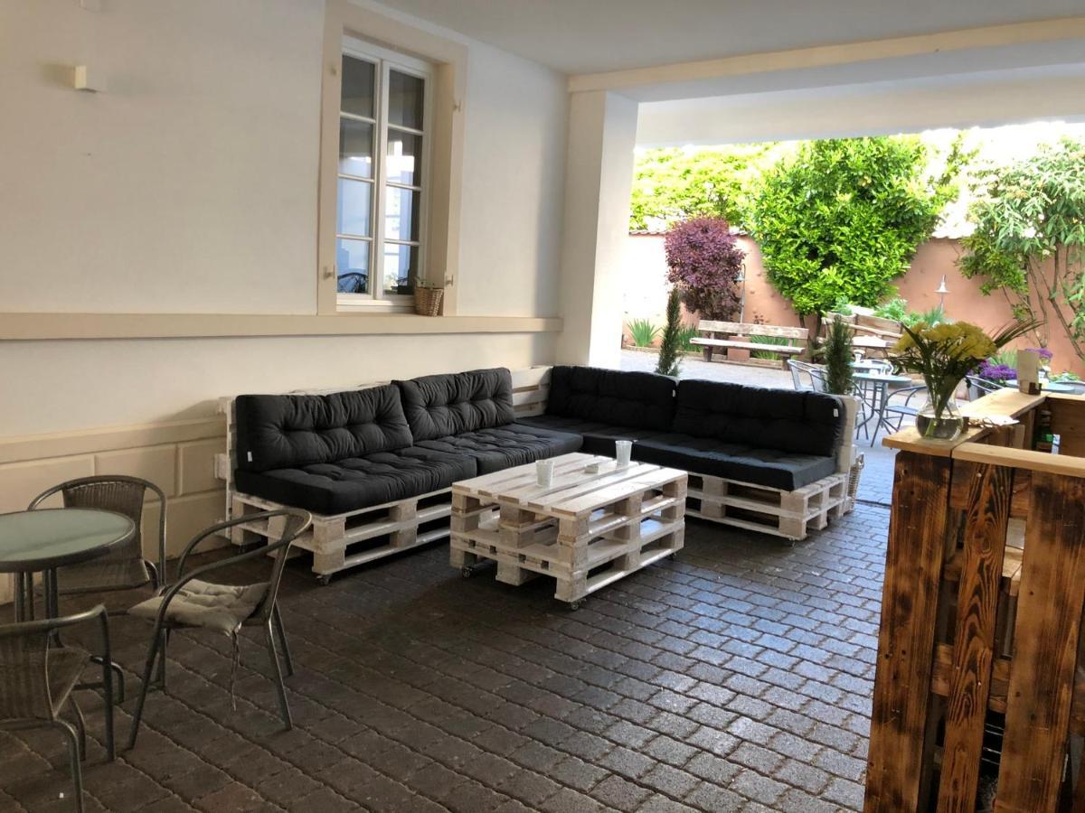 Hotel Restaurant Goldenes Ross Gollheim Exterior photo